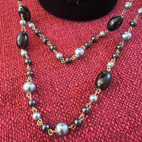 Elegant Black and Silver Beaded Necklace - Picture 2 of 2